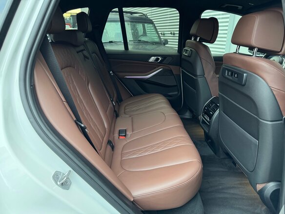 2021 BMW X5 40i IV (G05/G18), белый, 6545000 рублей - вид 27