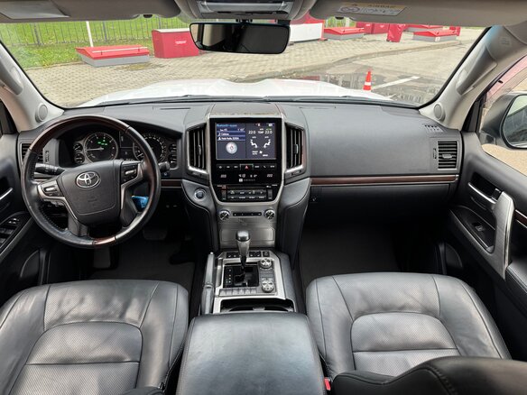 2015 Toyota Land Cruiser 200 Series Рестайлинг 2, белый, 5750000 рублей - вид 16