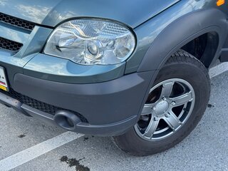 2010 Chevrolet Niva I Рестайлинг, серый, 450000 рублей, вид 2