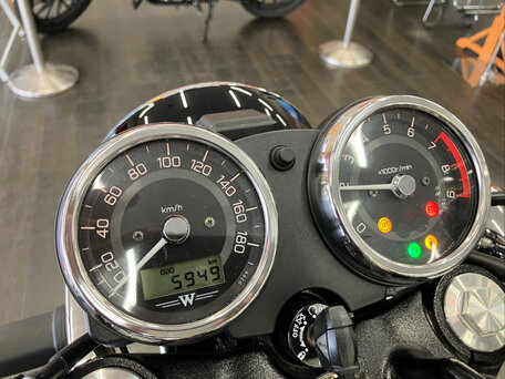 2024 Kawasaki W 800, красный, 800000 рублей, вид 5