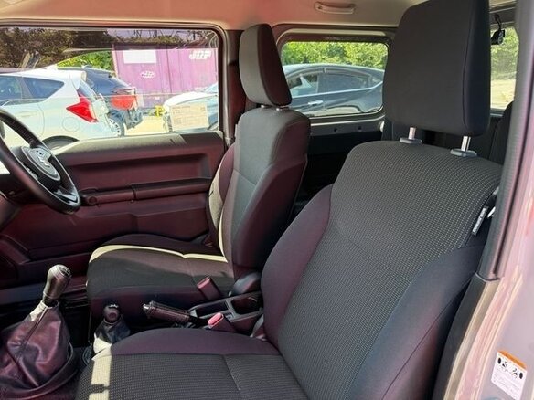 2021 Suzuki Jimny Sierra IV, серый, 1339008 рублей - вид 10