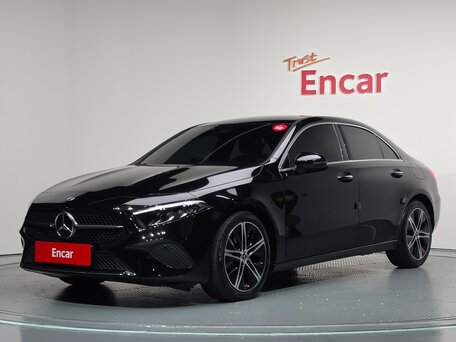 2025 Mercedes-Benz A-Класс 220 IV (W177) Рестайлинг, чёрный, 4200000 рублей, вид 1