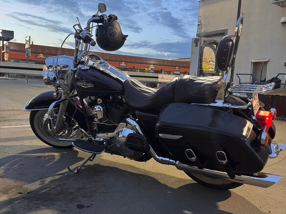 2006 Harley-Davidson Road King, красный, 600000 рублей - вид 3