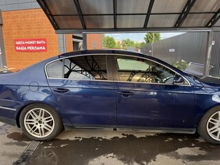 2010 Volkswagen Passat B6, синий, 580000 рублей, вид 3