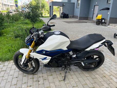 2021 BMW G 310 R, белый, 550000 рублей, вид 4