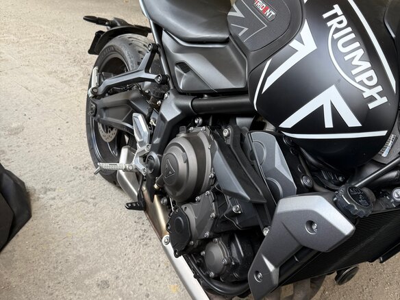 2023 Triumph Trident 660, чёрный, 780000 рублей - вид 3