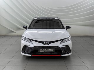 2021 Toyota Camry VIII (XV70) Рестайлинг, белый, 2998000 рублей, вид 2