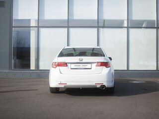 2012 Honda Accord VIII Рестайлинг, белый, 1050000 рублей, вид 4