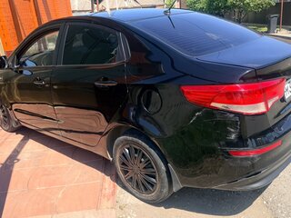 2016 Kia Rio III Рестайлинг, чёрный, 620000 рублей, вид 3