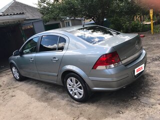2011 Opel Astra H Рестайлинг, серый, 620000 рублей, вид 4