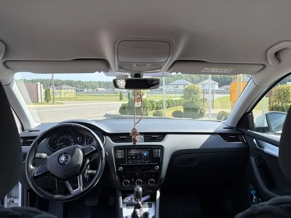2020 Skoda Octavia III (A7) Рестайлинг, белый, 1700000 рублей - вид 7