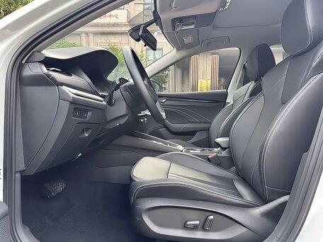 2023 Skoda Octavia IV (A8), белый, 2175000 рублей, вид 3