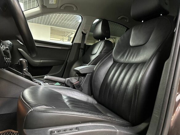 2019 Skoda Octavia III (A7) Рестайлинг, коричневый, 1720000 рублей - вид 10