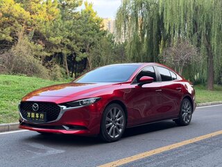 2022 Mazda 3 Axela IV (BP), красный, 1285000 рублей, вид 1