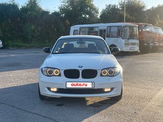 2010 BMW 1 серии 116i I (E81/E82/E87/E88) Рестайлинг, белый, 850000 рублей, вид 2