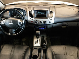 2014 Mitsubishi L200 IV Рестайлинг, белый, 1380000 рублей, вид 5