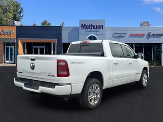 2022 Ram 1500 Crew Cab eTorque V, белый, 4860527 рублей, вид 5