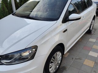 2018 Volkswagen Polo V Рестайлинг, белый, 1350000 рублей, вид 1
