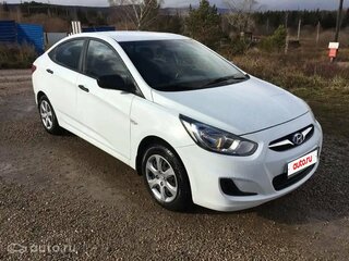 2012 Hyundai Solaris I, белый, 670000 рублей, вид 3