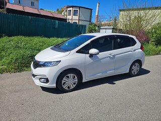 2018 Honda Fit III Рестайлинг, белый, 1555000 рублей, вид 3
