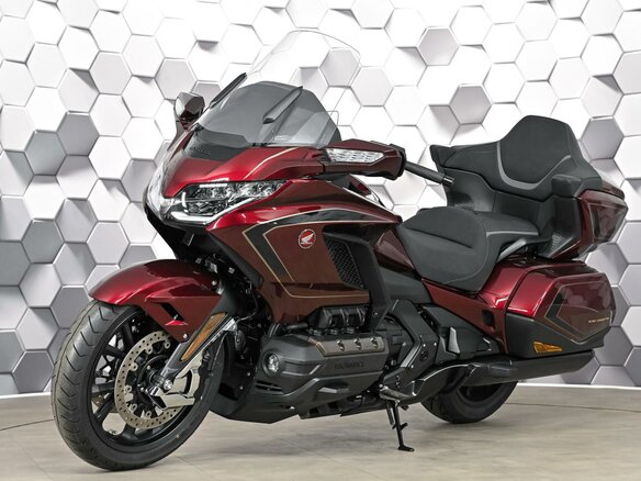2025 Honda GL 1800 Gold Wing, красный, 3589000 рублей - вид 1