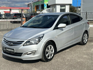 2014 Hyundai Solaris I Рестайлинг, серебристый, 995000 рублей, вид 1