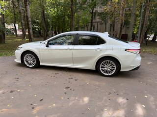 2020 Toyota Camry VIII (XV70), белый, 2250000 рублей, вид 4