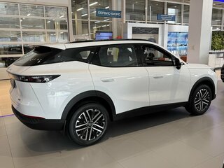 2026 Omoda C7, белый, 3099000 рублей, вид 4