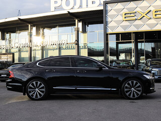 2021 Volvo S90 II Рестайлинг, чёрный, 3033000 рублей, вид 4
