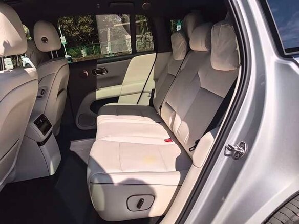 2026 Li Auto (Lixiang) i6, серебристый, 7250000 рублей - вид 16