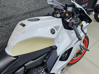 2023 Yamaha YZF-R7, белый, 819000 рублей, вид 3