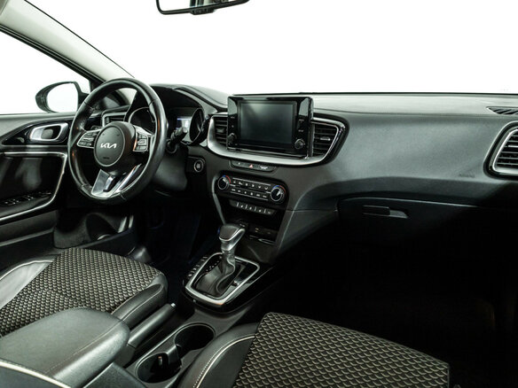 2021 Kia Ceed III Рестайлинг, белый - вид 8