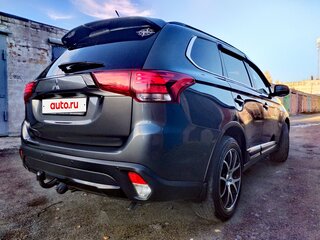 2015 Mitsubishi Outlander III Рестайлинг 2, серый, 1699000 рублей, вид 2