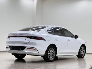 2023 BYD Qin Plus EV 500 I, белый, 1671009 рублей, вид 4