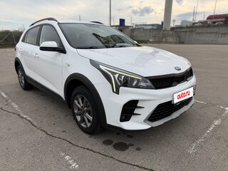 2021 Kia Rio X IV Рестайлинг, белый, 1700000 рублей, вид 1