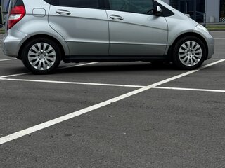 2009 Mercedes-Benz A-Класс 160 II (W169) Рестайлинг, серебристый, 700000 рублей, вид 4