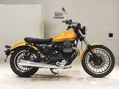 2016 Moto Guzzi V 9, жёлтый, 677000 рублей, вид 2