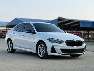 2023 BMW 1 серии 120i III (F52) Рестайлинг, белый, 1740000 рублей, вид 2