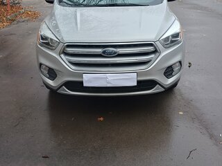 2017 Ford Kuga II Рестайлинг, серебристый, 1800000 рублей, вид 3