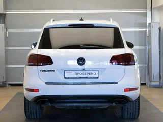 2013 Volkswagen Touareg II, белый, 2150000 рублей, вид 5