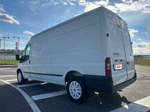 2009 Ford Transit, белый - вид 3