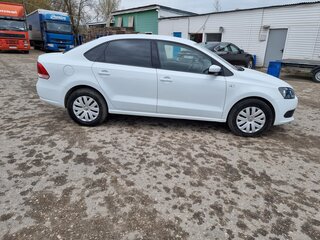 2015 Volkswagen Polo V, белый, 899000 рублей, вид 4