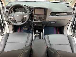 2022 Mitsubishi Outlander III Рестайлинг 3, белый, 2050000 рублей, вид 5