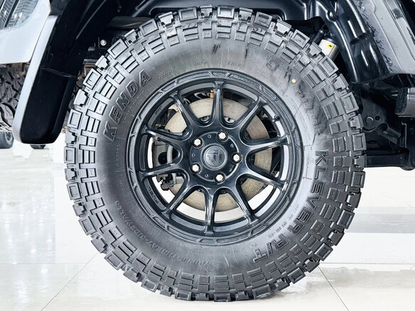 2023 Jeep Gladiator II (JT) Рестайлинг, чёрный, 6510000 рублей - вид 10