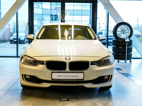2014 BMW 3 серии 320i VI (F3x), белый, 1350000 рублей - вид 2