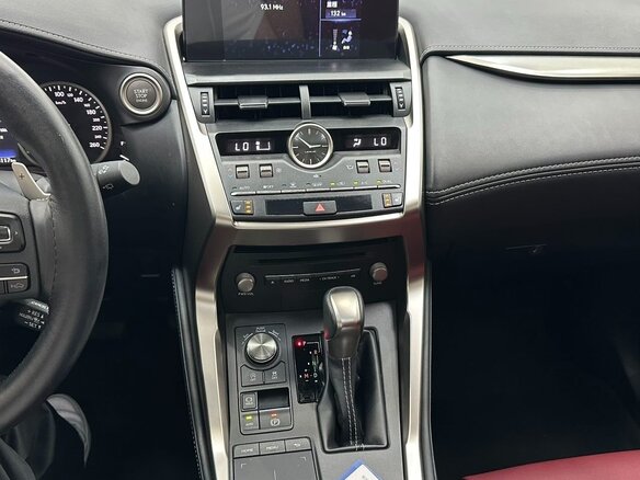 2021 Lexus NX 200 II, белый - вид 13