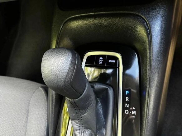 2022 Toyota Corolla XII (E210), белый, 1830000 рублей - вид 12