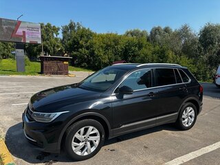 2021 Volkswagen Tiguan II Рестайлинг, чёрный, 2790000 рублей, вид 1
