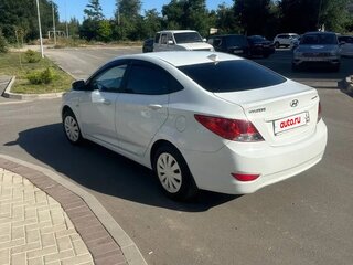 2013 Hyundai Solaris I, белый, 800000 рублей, вид 4