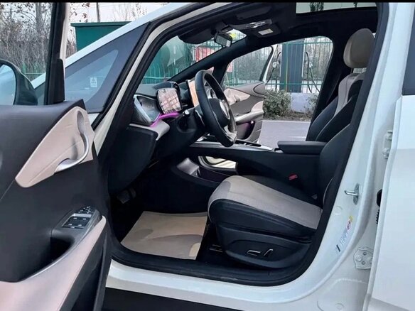 2026 BYD Dolphin 45.12 kWh I Рестайлинг, белый, 1650000 рублей - вид 5